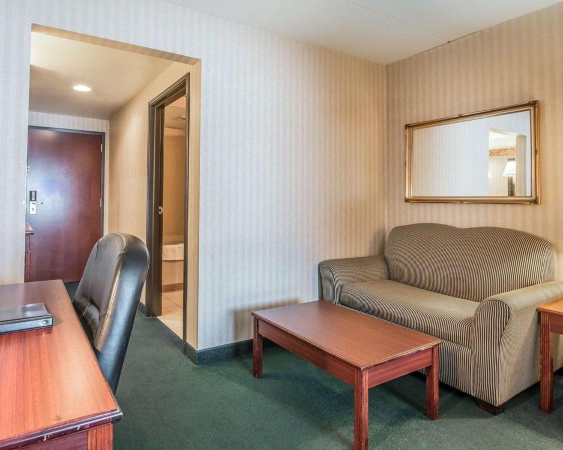 The Marx - Downtown - Area Hotel